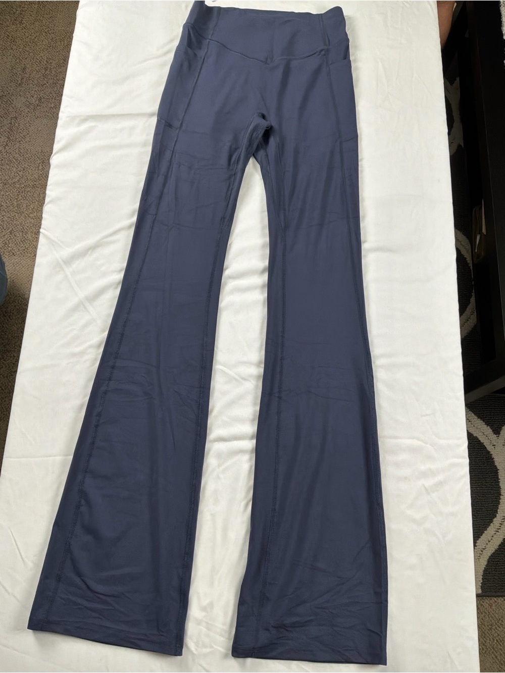 HALARA Navy High-Rise Flare Active Pants